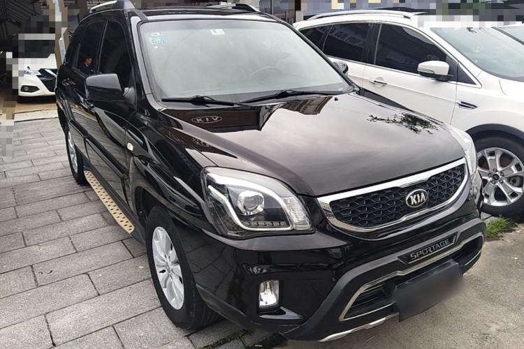 Used Kia Sportage 2013 2.0L Automatic Two-Wheel Drive GL Trim Front Right 45 Deg