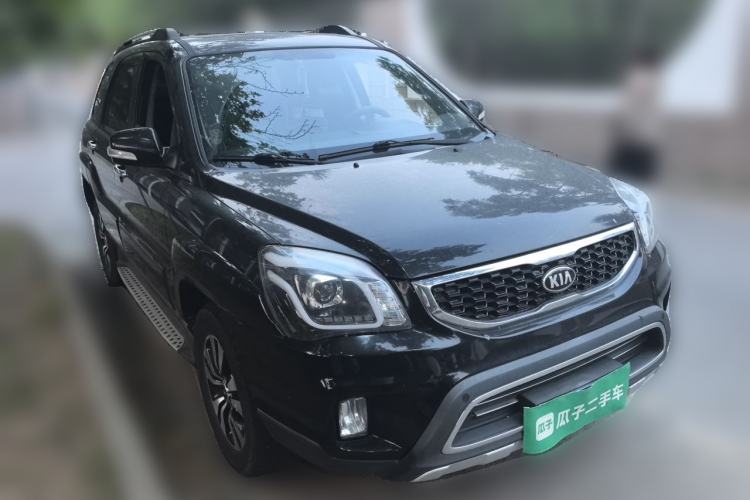 Used Kia Sportage 2013 2.0L Automatic Two-Wheel Drive DLX Trim Front Right 45 Deg