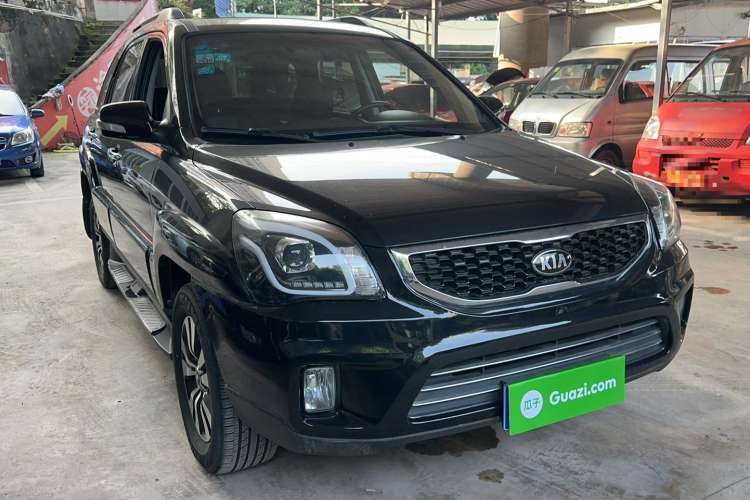 Used Kia Sportage 2013 2.0L Automatic Two-Wheel Drive GLS Trim Front Right 45 Deg