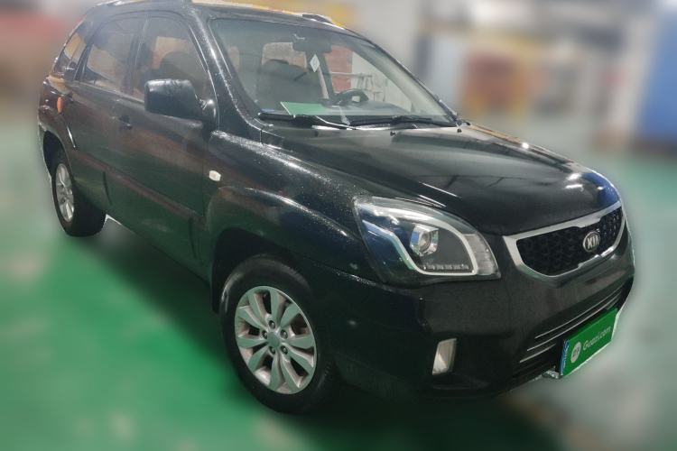Used Kia Sportage 2013 2.0L Manual Two-Wheel Drive GL Trim Front Right 45 Deg