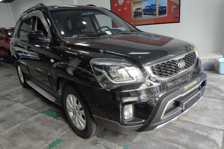 Used Kia Sportage 2013 2.0L Automatic Two-Wheel Drive GL Trim Front Right 45 Deg