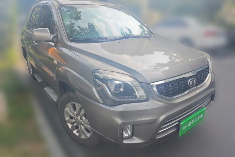 Used Kia Sportage 2013 2.0L Manual Two-Wheel Drive GL Trim Front Right 45 Deg