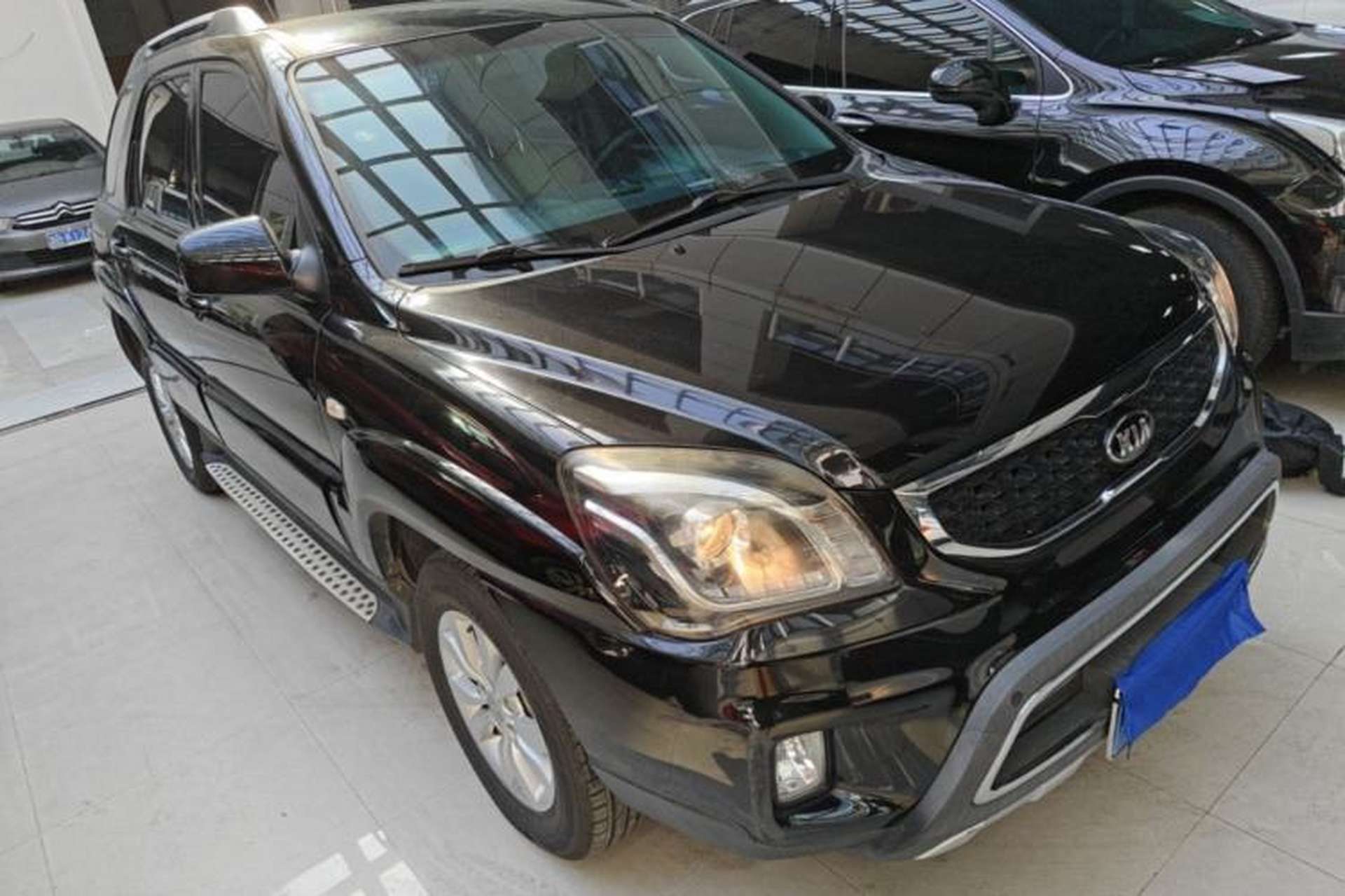 Used Kia Sportage 2013 2.0L Automatic Two-Wheel Drive GL Trim Front Right 45 Deg