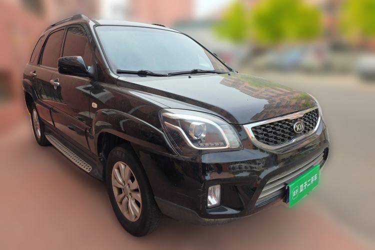Used Kia Sportage 2013 2.0L Manual Two-Wheel Drive GL Trim Front Right 45 Deg