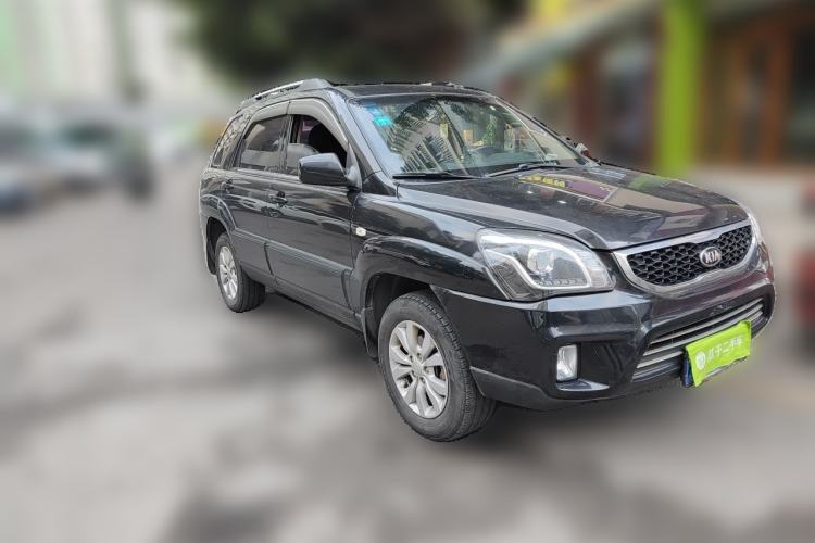 Used Kia Sportage 2013 2.0L Manual Two-Wheel Drive GL Trim Front Right 45 Deg