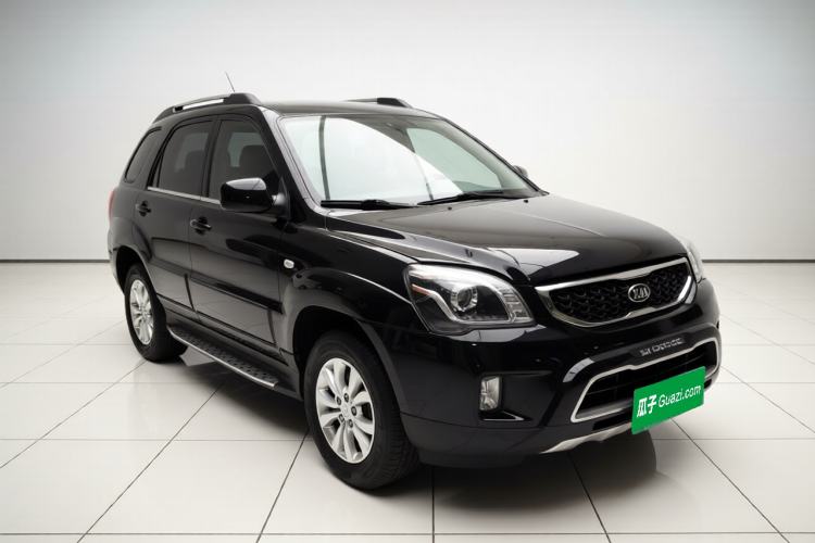 Used Kia Sportage 2013 2.0L Manual Two-Wheel Drive GL Trim Front Right 45 Deg