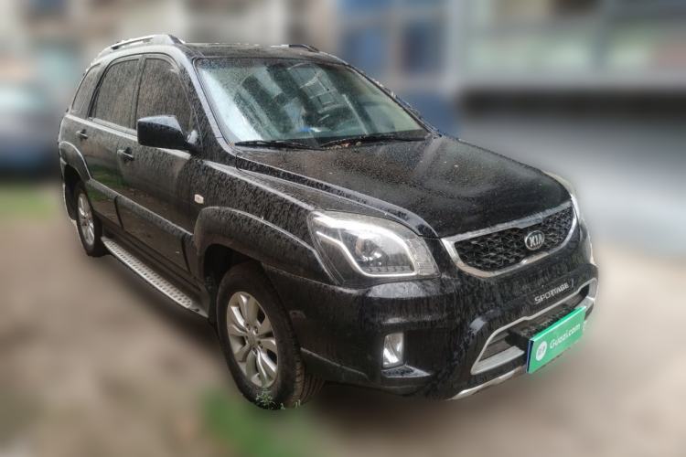 Used Kia Sportage 2013 2.0L Manual Two-Wheel Drive GL Trim Front Right 45 Deg