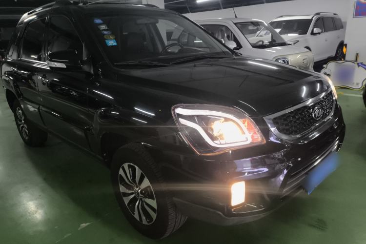 Used Kia Sportage 2013 2.0L Manual Two-Wheel Drive GLS Front Right 45 Deg