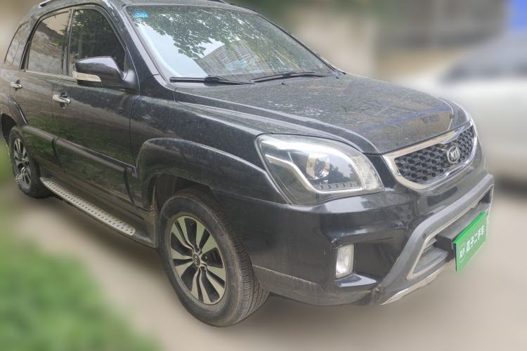 Used Kia Sportage 2013 2.0L Automatic Two-Wheel Drive DLX Trim Front Right 45 Deg