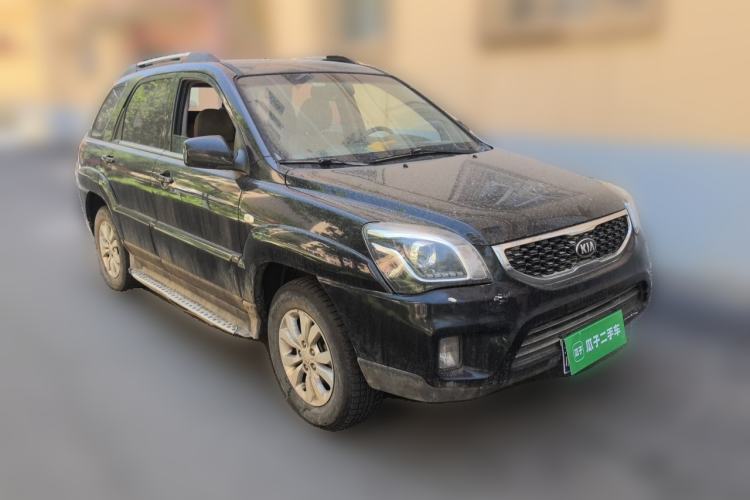 Used Kia Sportage 2013 2.0L Manual Two-Wheel Drive GL Trim Front Right 45 Deg