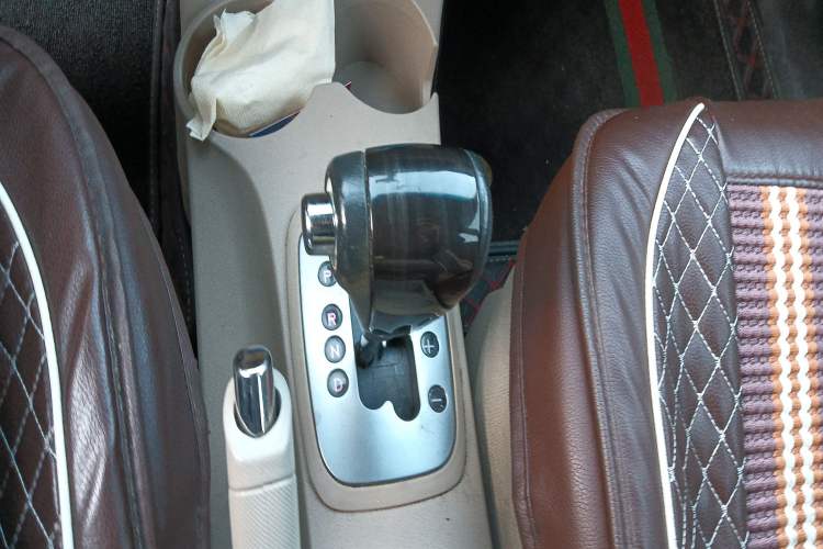 Used Kia Sportage 2013 2.0L Automatic Two-Wheel Drive GL Trim Gear Lever