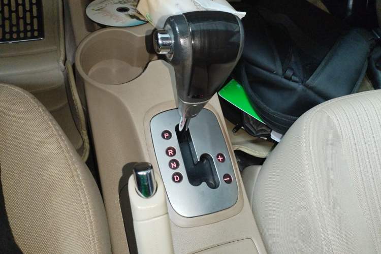 Used Kia Sportage 2013 2.0L Automatic Two-Wheel Drive GL Trim Gear Lever