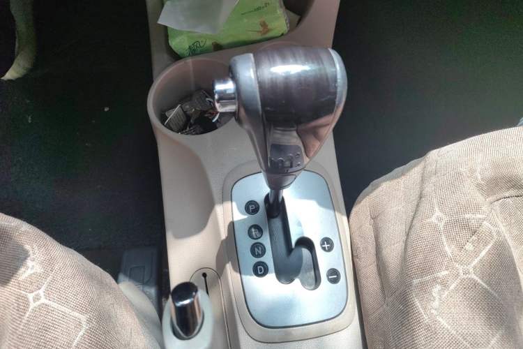 Used Kia Sportage 2013 2.0L Automatic Two-Wheel Drive GL Trim Gear Lever