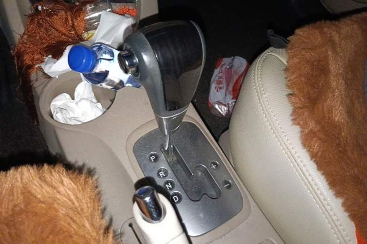 Used Kia Sportage 2013 2.0L Automatic Two-Wheel Drive GL Trim Gear Lever