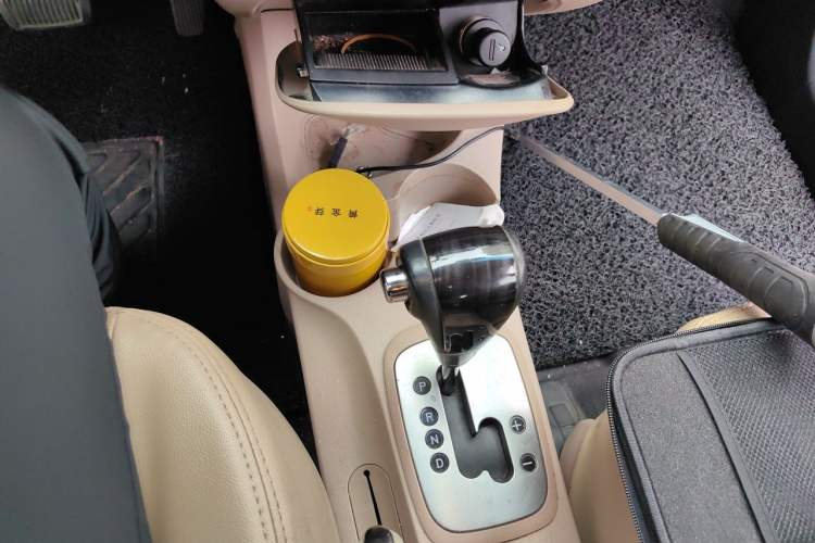Used Kia Sportage 2013 2.0L Automatic Two-Wheel Drive GL Trim Gear Lever