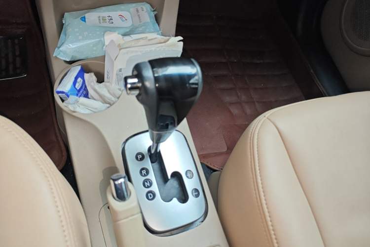 Used Kia Sportage 2013 2.0L Automatic Two-Wheel Drive GL Trim Gear Lever