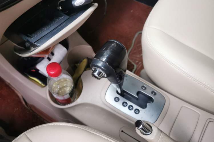 Used Kia Sportage 2013 2.0L Automatic Two-Wheel Drive GL Trim Gear Lever