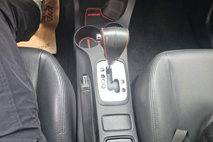 Used Kia Sportage 2013 2.0L Automatic Two-Wheel Drive GLS Trim Gear Lever