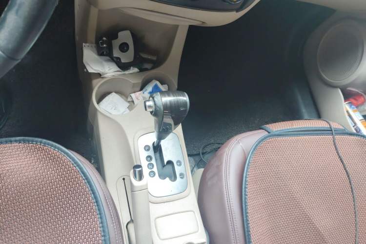 Used Kia Sportage 2013 2.0L Automatic Two-Wheel Drive GL Trim Gear Lever