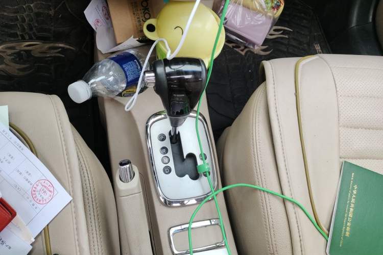 Used Kia Sportage 2013 2.0L Automatic Two-Wheel Drive DLX Trim Gear Lever