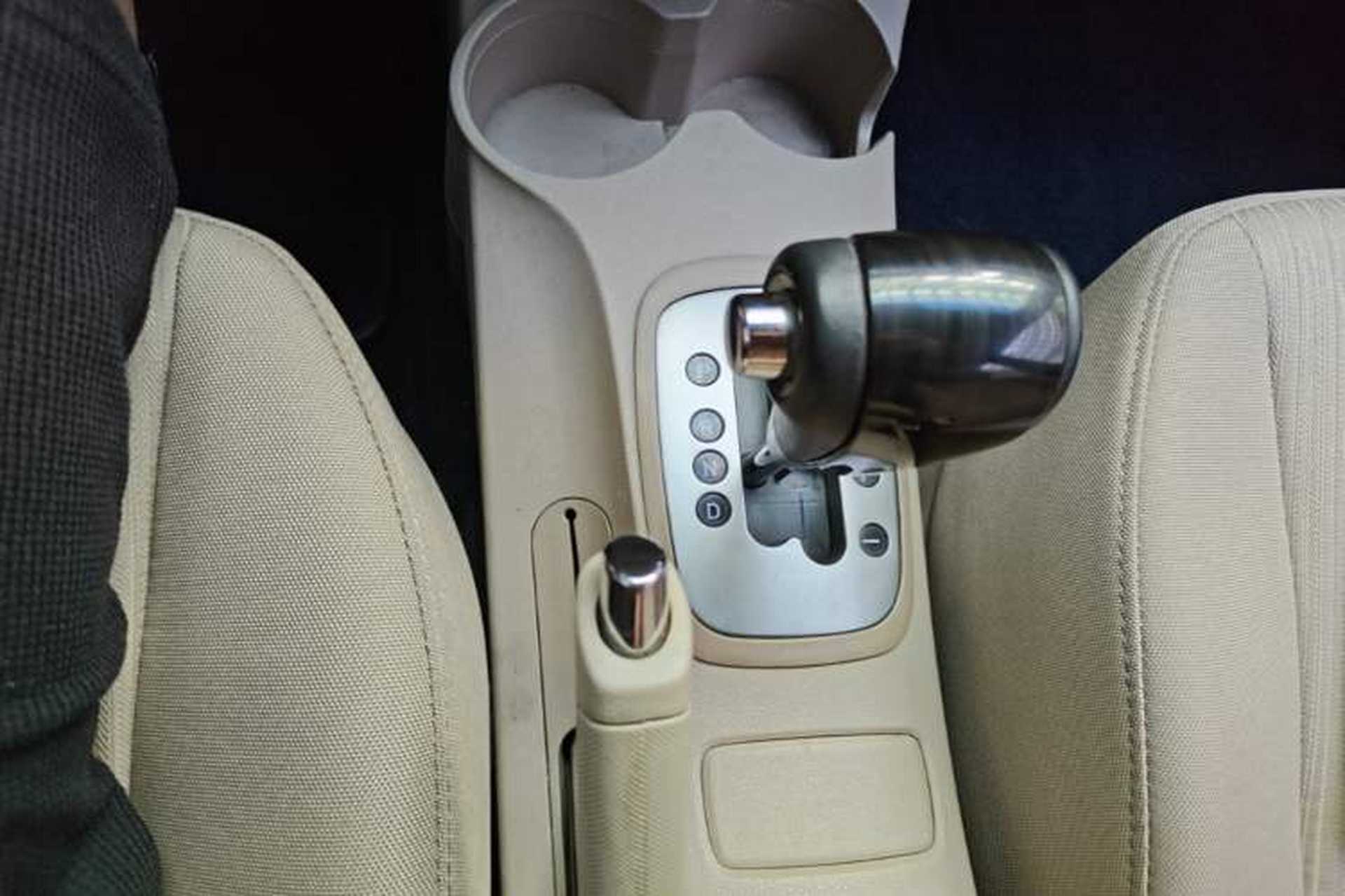 Used Kia Sportage 2013 2.0L Automatic Two-Wheel Drive GL Trim Gear Lever