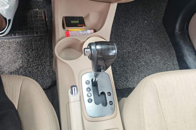 Used Kia Sportage 2013 2.0L Automatic Two-Wheel Drive GL Trim Gear Lever
