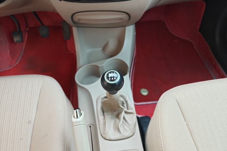 Used Kia Sportage 2013 2.0L Manual Two-Wheel Drive GL Trim Gear Lever