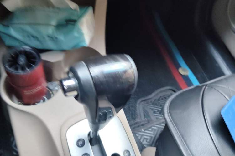Used Kia Sportage 2013 2.0L Automatic Two-Wheel Drive GL Trim Gear Lever
