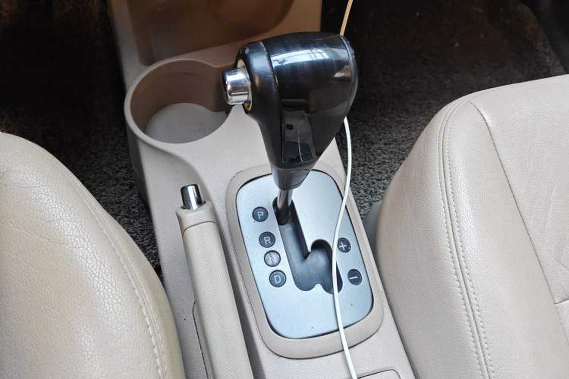 Used Kia Sportage 2013 2.0L Automatic Two-Wheel Drive GL Trim Gear Lever
