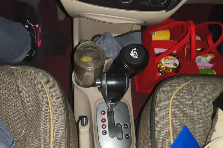 Used Kia Sportage 2013 2.0L Automatic Two-Wheel Drive GL Trim Gear Lever