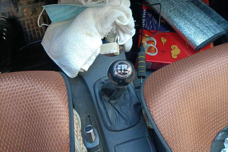 Used Kia Sportage 2013 2.0L Manual Two-Wheel Drive GLS Gear Lever