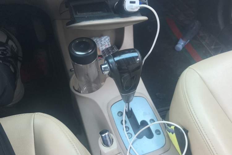 Used Kia Sportage 2013 2.0L Automatic Two-Wheel Drive GL Trim Gear Lever
