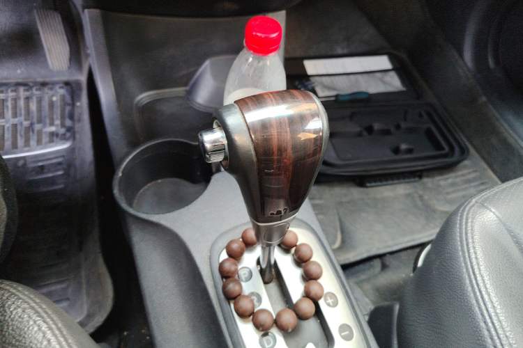 Used Kia Sportage 2013 2.0L Automatic Two-Wheel Drive GLS Trim Gear Lever