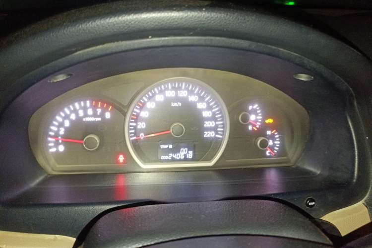 Used Kia Sportage 2013 2.0L Manual Two-Wheel Drive GL Trim Instrument Cluster