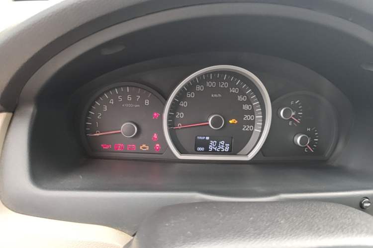 Used Kia Sportage 2013 2.0L Manual Two-Wheel Drive GL Trim Instrument Cluster