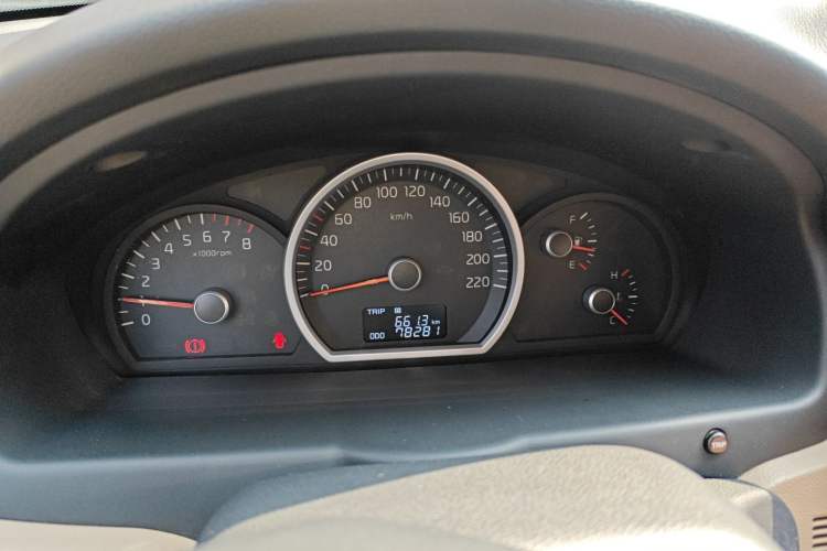 Used Kia Sportage 2013 2.0L Manual Two-Wheel Drive GL Trim Instrument Cluster