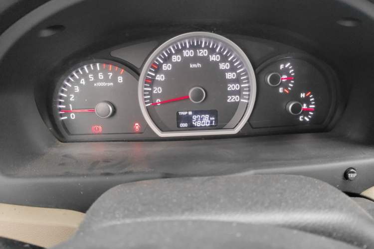 Used Kia Sportage 2013 2.0L Manual Two-Wheel Drive GL Trim Instrument Cluster