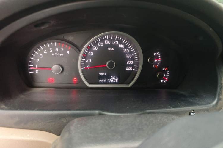 Used Kia Sportage 2013 2.0L Manual Two-Wheel Drive GL Trim Instrument Cluster