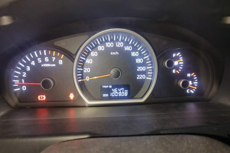 Used Kia Sportage 2013 2.0L Manual Two-Wheel Drive GL Trim Instrument Cluster