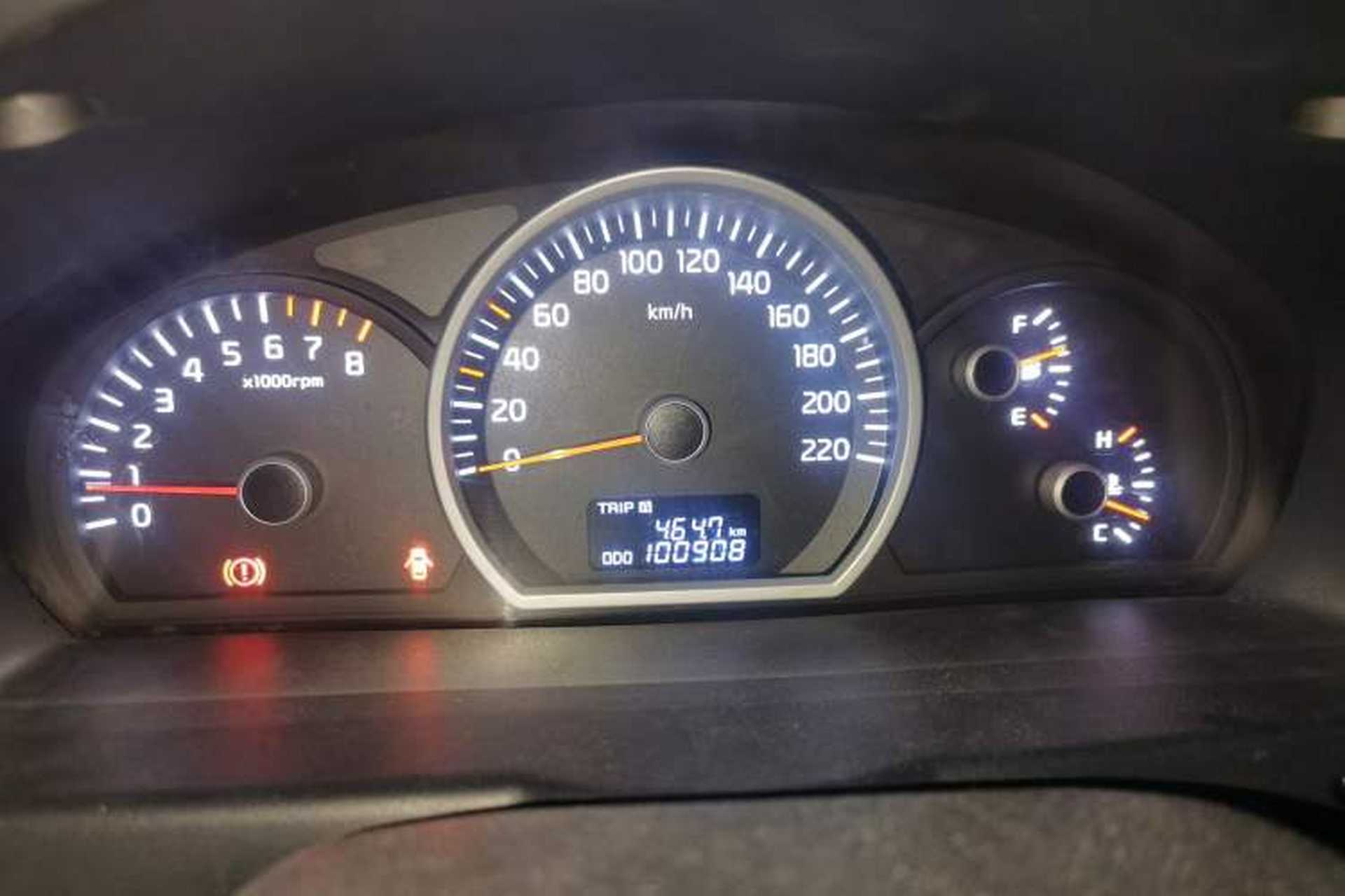 Used Kia Sportage 2013 2.0L Manual Two-Wheel Drive GL Trim Instrument Cluster