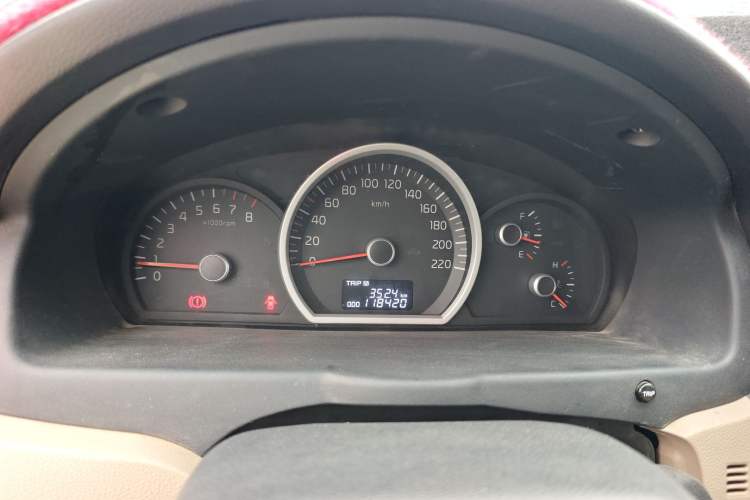 Used Kia Sportage 2013 2.0L Manual Two-Wheel Drive GL Trim Instrument Cluster