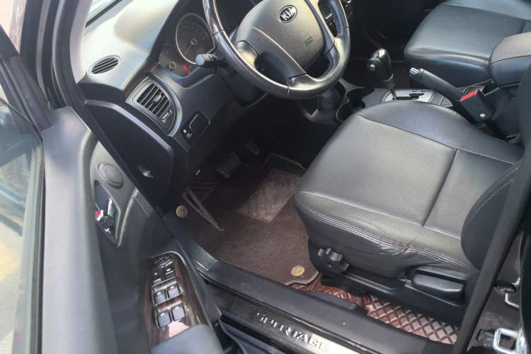 Used Kia Sportage 2013 2.0L Automatic Two-Wheel Drive GLS Trim Interior 3