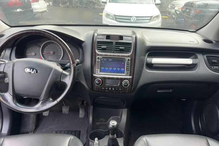 Used Kia Sportage 2013 2.0L Manual Two-Wheel Drive GLS Interior 3