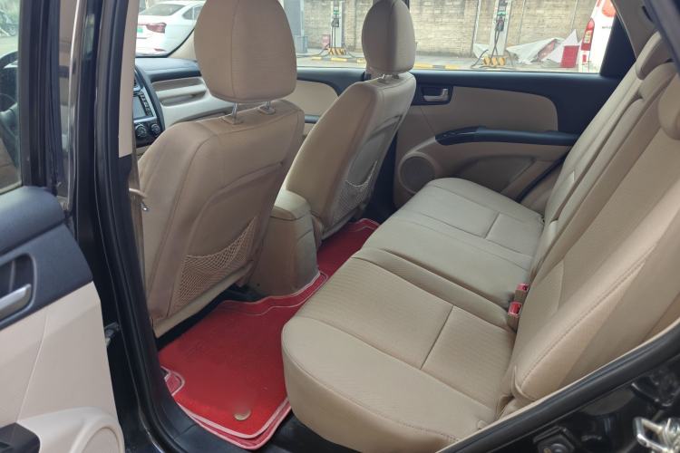 Used Kia Sportage 2013 2.0L Manual Two-Wheel Drive GL Trim Interior 3