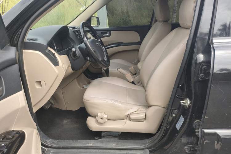 Used Kia Sportage 2013 2.0L Automatic Two-Wheel Drive GL Trim Interior 3