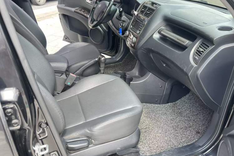 Used Kia Sportage 2013 2.0L Automatic Two-Wheel Drive GLS Trim Interior 4