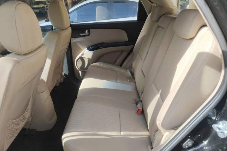 Used Kia Sportage 2013 2.0L Automatic Two-Wheel Drive GL Trim Interior 4