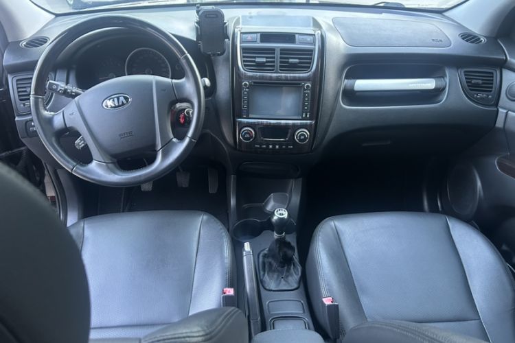 Used Kia Sportage 2013 2.0L Manual Two-Wheel Drive GLS Interior 4