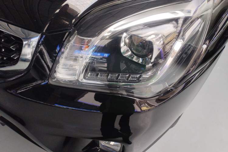 Used Kia Sportage 2013 2.0L Automatic Two-Wheel Drive GL Trim Left Front Headlight