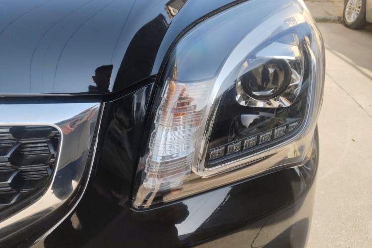 Used Kia Sportage 2013 2.0L Automatic Two-Wheel Drive GL Trim Left Front Headlight